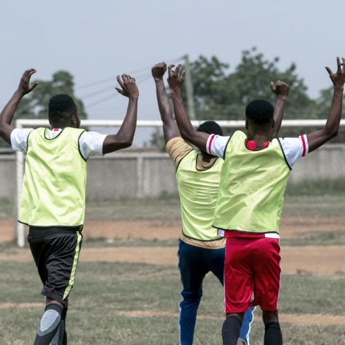happy-football-players-after-match